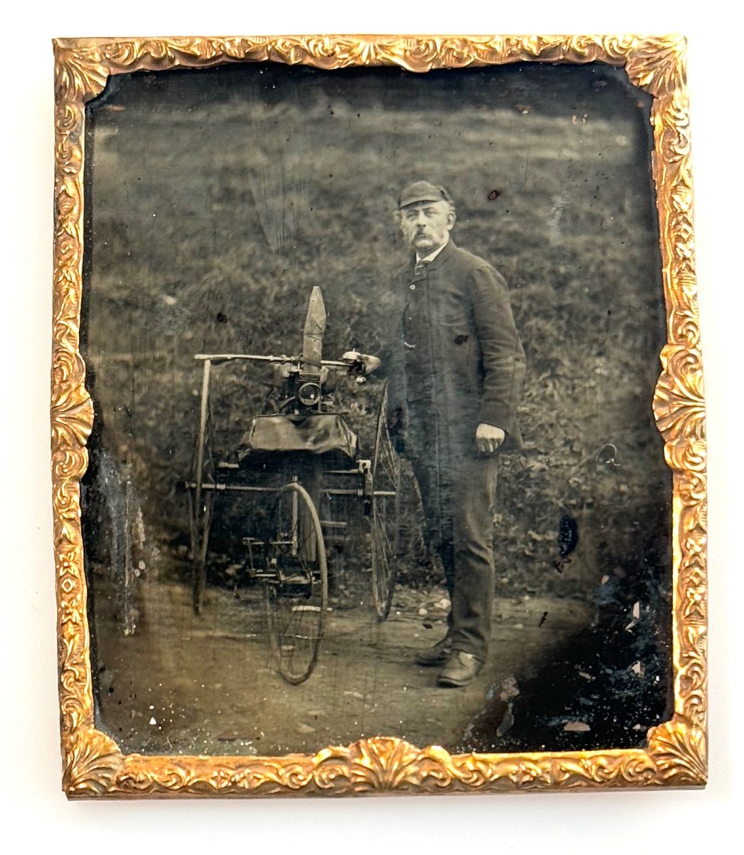 Ambrotype "homme En Costume Et Son Tricycle"