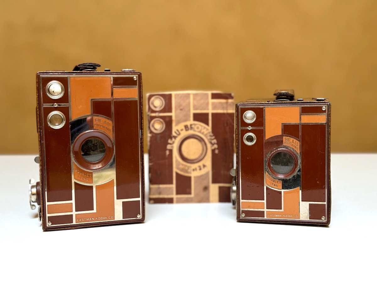 Two Beautiful Brownie 2 And 2a Art Deco Eastman Kodak Circa 1930