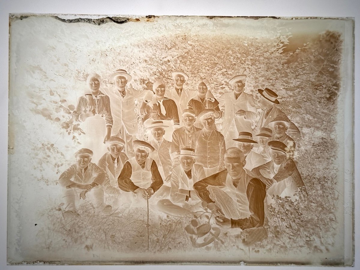 Varnished Wooden Box Containing 20 Glass Plates C. 1920-photo-3