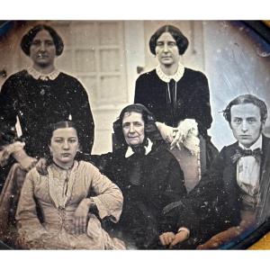 Daguerreotype "family Portrait" Circa 1850