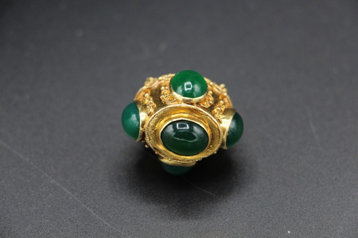 Large Pendant Featuring A Gold Crown Decorated With Green Stone, Renaissance Style-photo-2