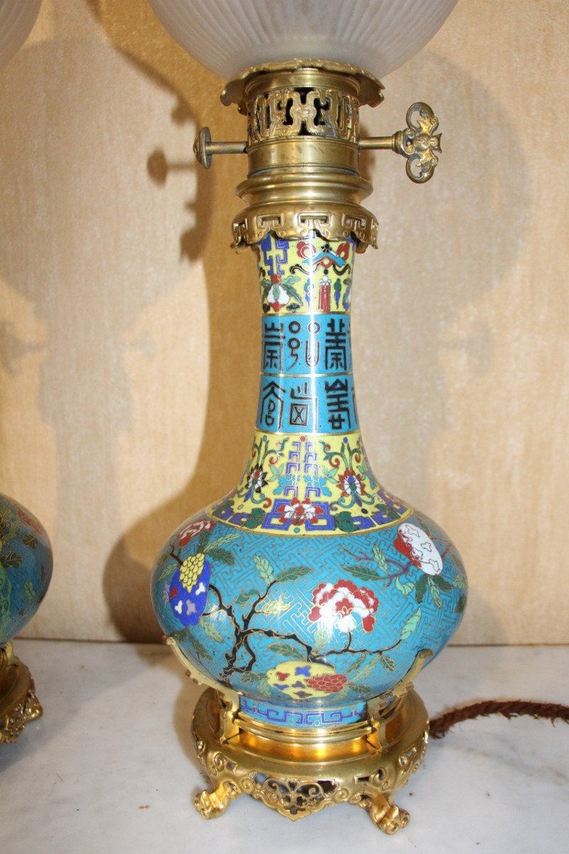 Paire De Vases Cloisonné Chine , Monté En Lampe A Pétrole De La Maison Marnyhac-photo-2