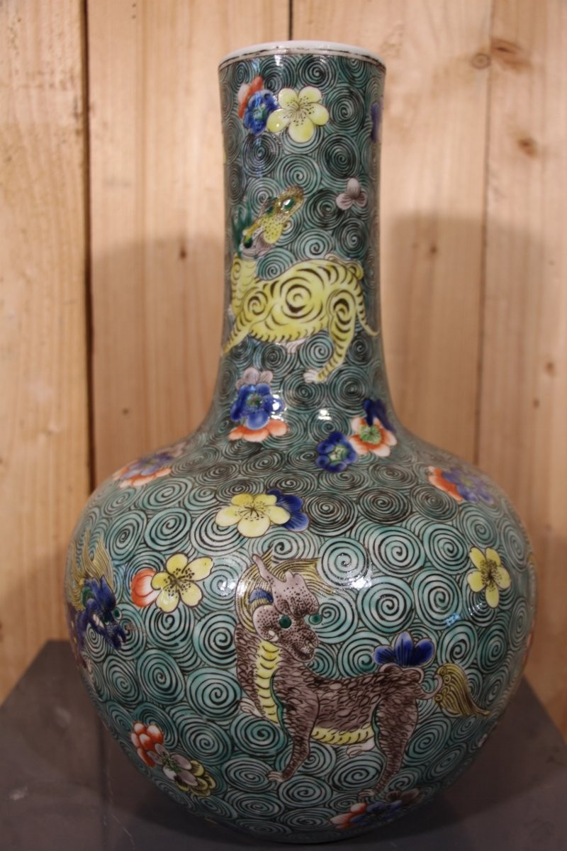 19th Century Chinese Porcelain Vase-photo-2