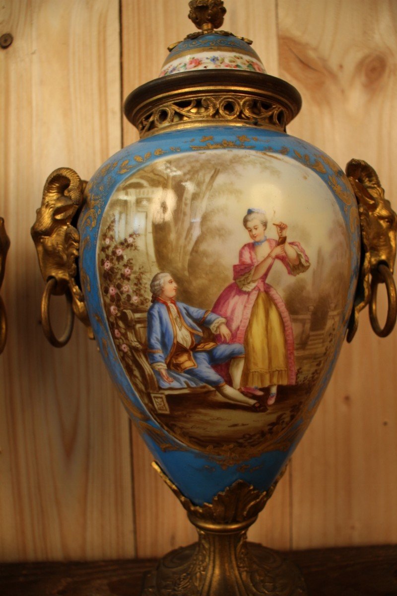 Paire De Vases En Porcelaine De Sèvres Et Bronze Doré XIXeme-photo-3