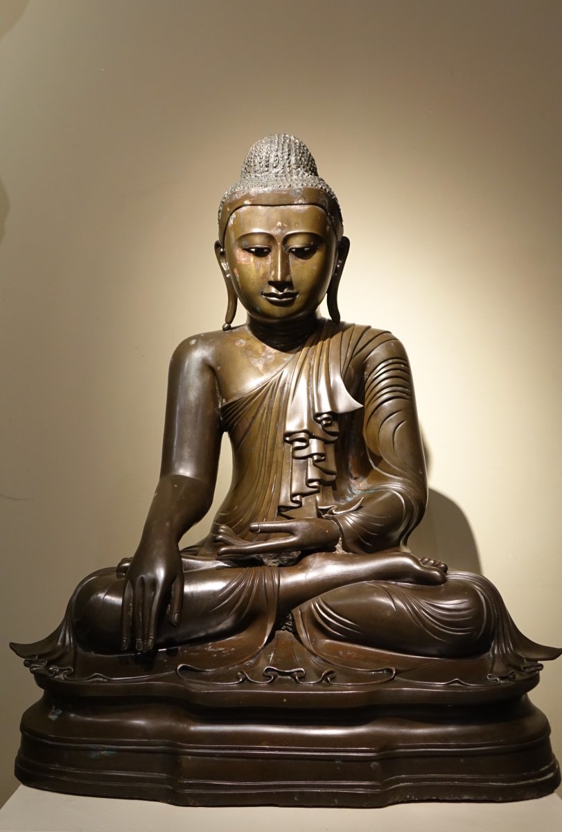 Sitting Buddha In Bhumisparsa Mùdra, Bronze, Burma, 19th C.