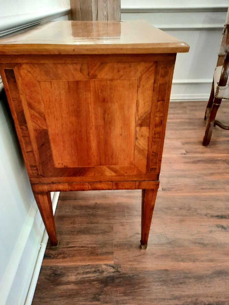 Small Chest Of Drawers In Walnut Veneer. Directoire Period. Circa 1820. Rhone Valley. 19th Century-photo-4