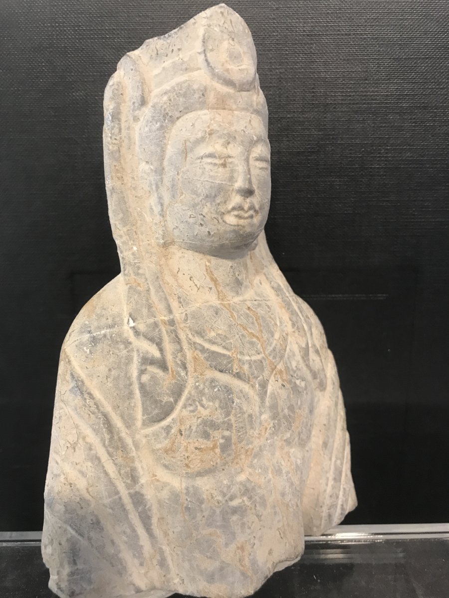 Fragment Of Stele Representing A Bust Of Bodhisattva In Carved Stone-photo-4