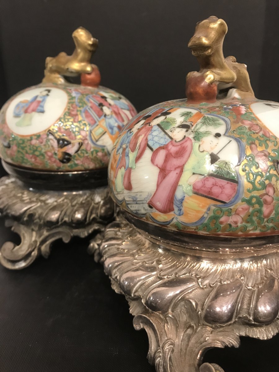 Pair Of Dome In Canton XIX Eme On Silver Metal Base