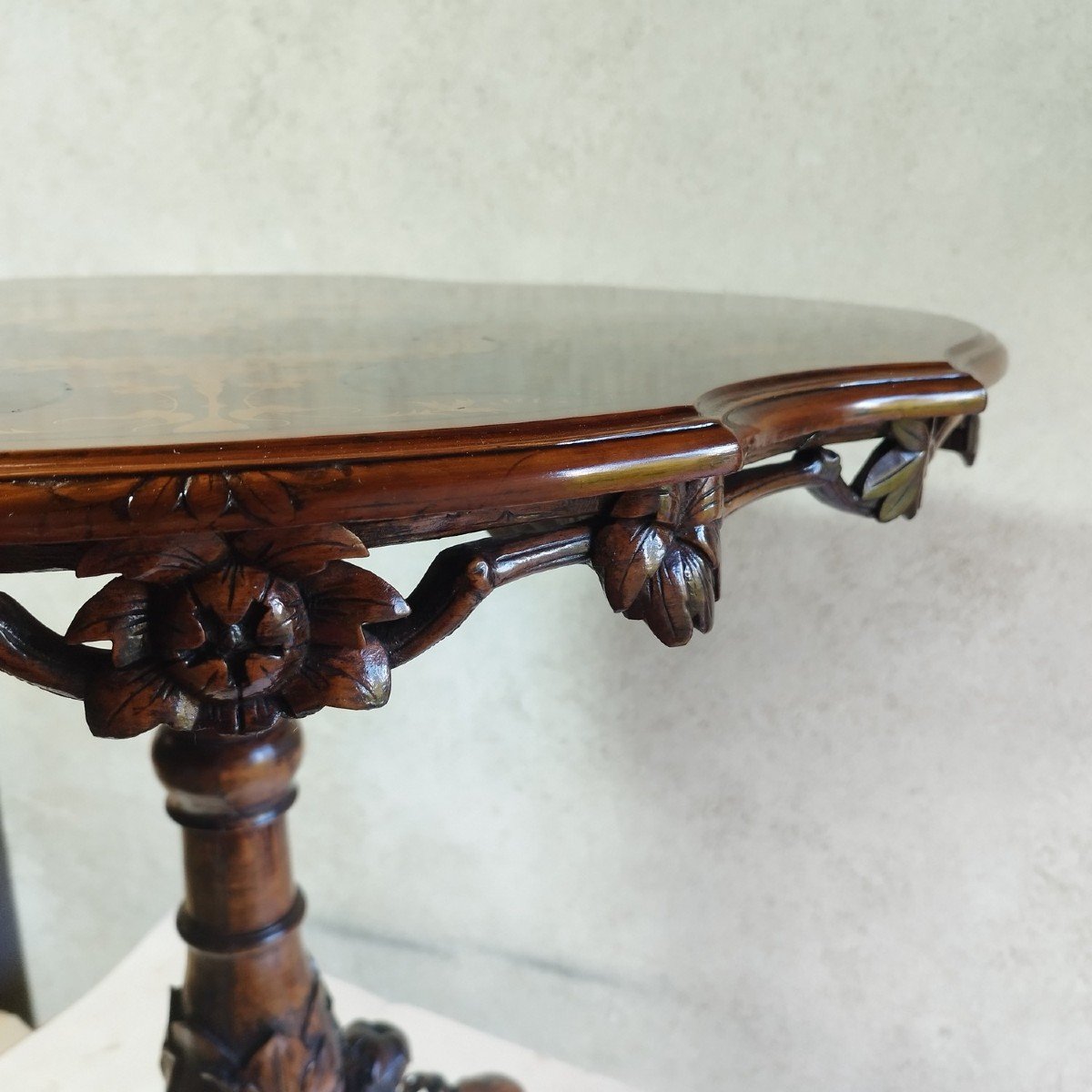 Black Forest Pedestal Table From Brienz, Switzerland 19th Century-photo-2