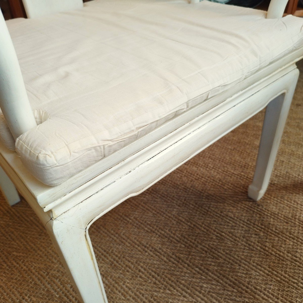 Paire De Fauteuils Chinois Laqués Blanc Cassé, XXème Siècle-photo-1