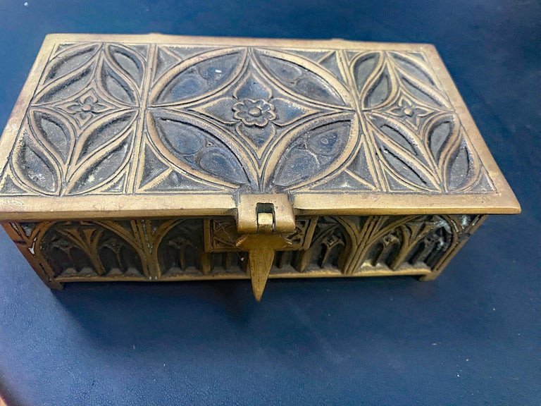 Petit Coffret En Bronze Style Gothique, Circa 1900-photo-4