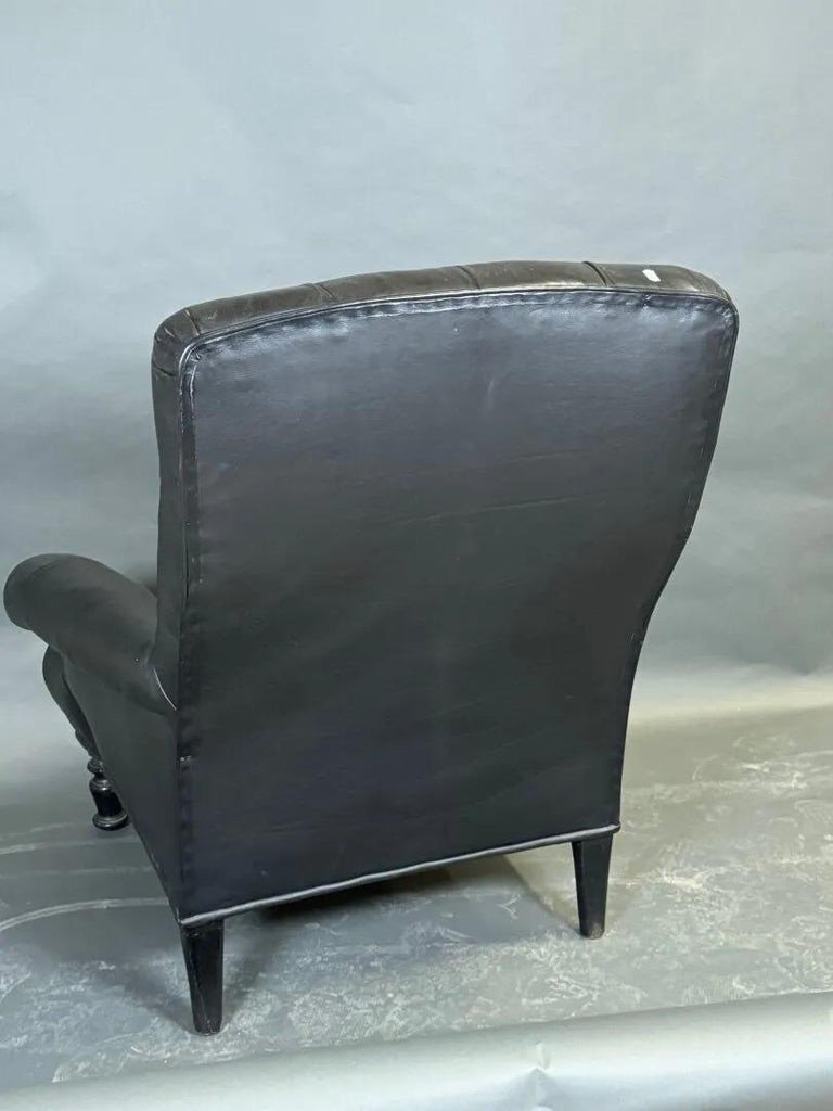 Comfortable Chesterfield Club Chair In Padded Leather, Very Good Condition, Soft Leather-photo-1