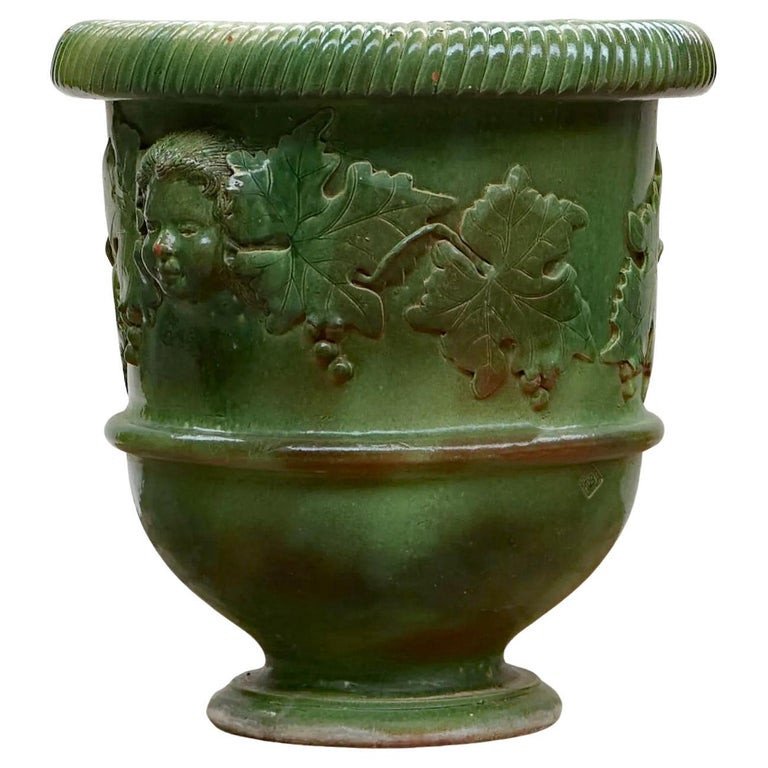 Very Large Medici Basin In Glazed Terracotta Decorated With Faces And Vine Leaves -photo-4