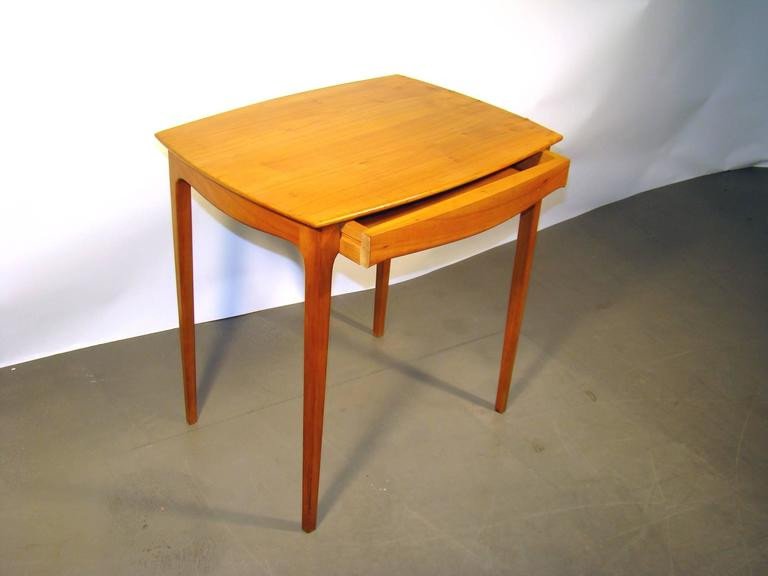 Elegant Cherry Wood Side Table, Opening With A Drawer Circa 1960-photo-3