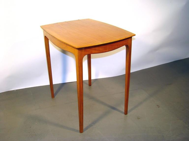 Elegant Cherry Wood Side Table, Opening With A Drawer Circa 1960-photo-4