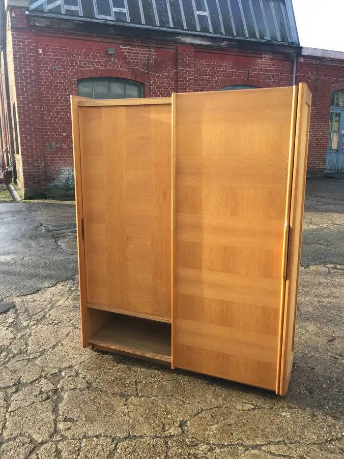 Guillerme Et Chambron , Astucieuse Armoire En Chêne  Edition Votre Maison Circa 1970-photo-1