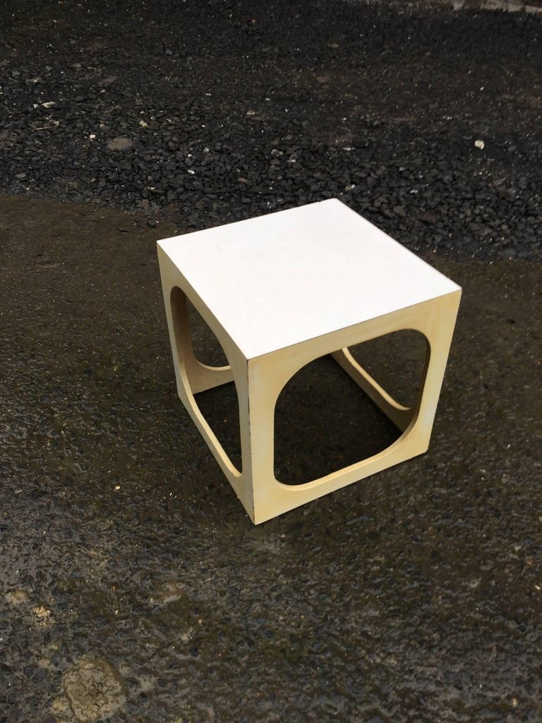 Petite Table d'Appoint En Bois Laqué, Pop Design Circa 1960/1970