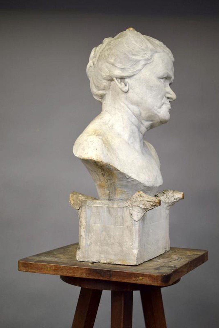 Ernestine Sirine-real (1899-1994) "bust Of Woman". Plaster No Signed. H. 61cm.-photo-2