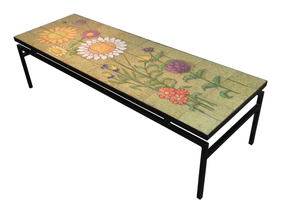 Tres Grande Table De Salon A Structure Metallique, Carreaux A Decor De Fleurs En Lave Emaillee 