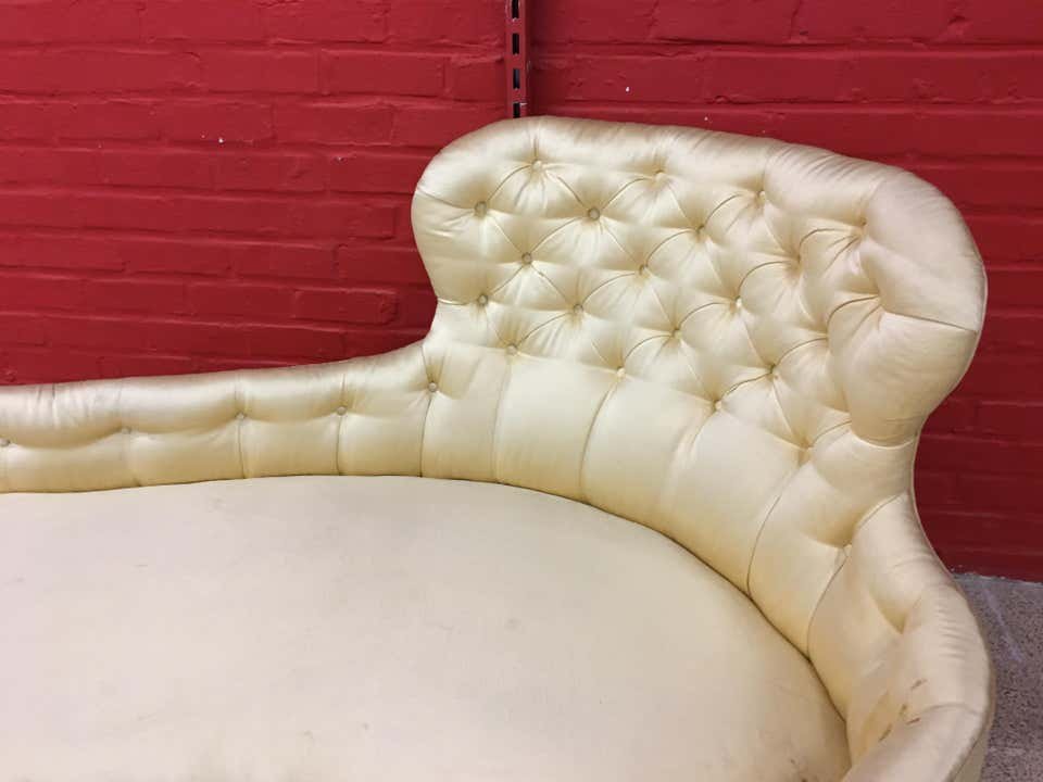 Sofa De Style Napoleon III , Recouvert De Satin Jaune Dans Les Annéees 70, -photo-3