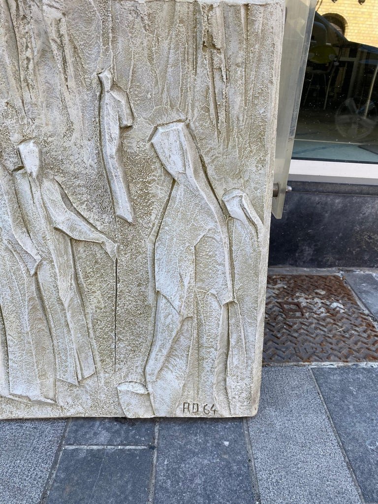 Roger Desserprit (1923-1985) Personnages ,bas-relief En Ciment, Signé , Daté 64-photo-1