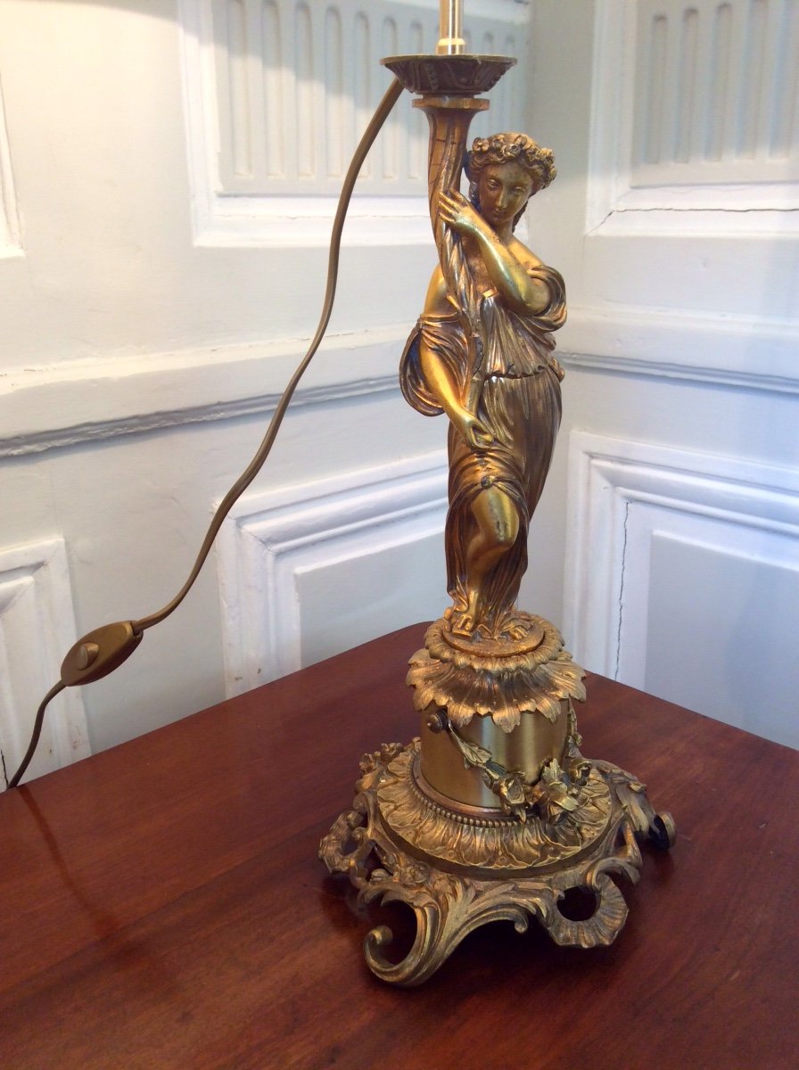 Paire De Lampes En Bronze Doré « femmes à L’antique »-photo-1