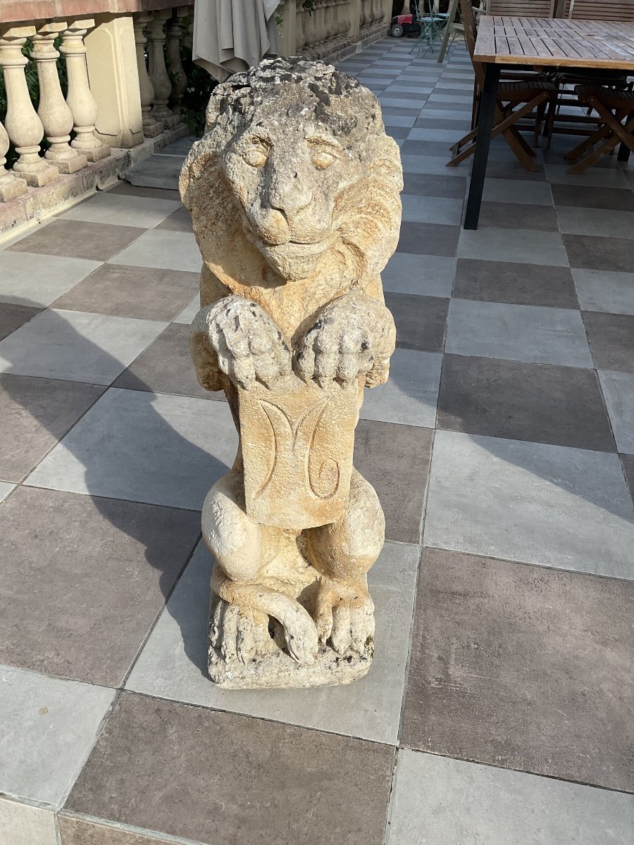 Paire De Statues En Pierre Figurant Des Lions Assis -photo-2