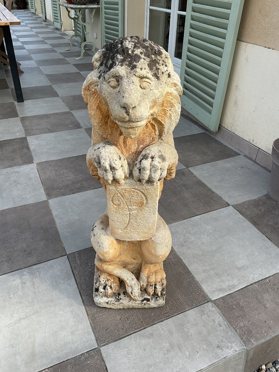 Paire De Statues En Pierre Figurant Des Lions Assis -photo-3