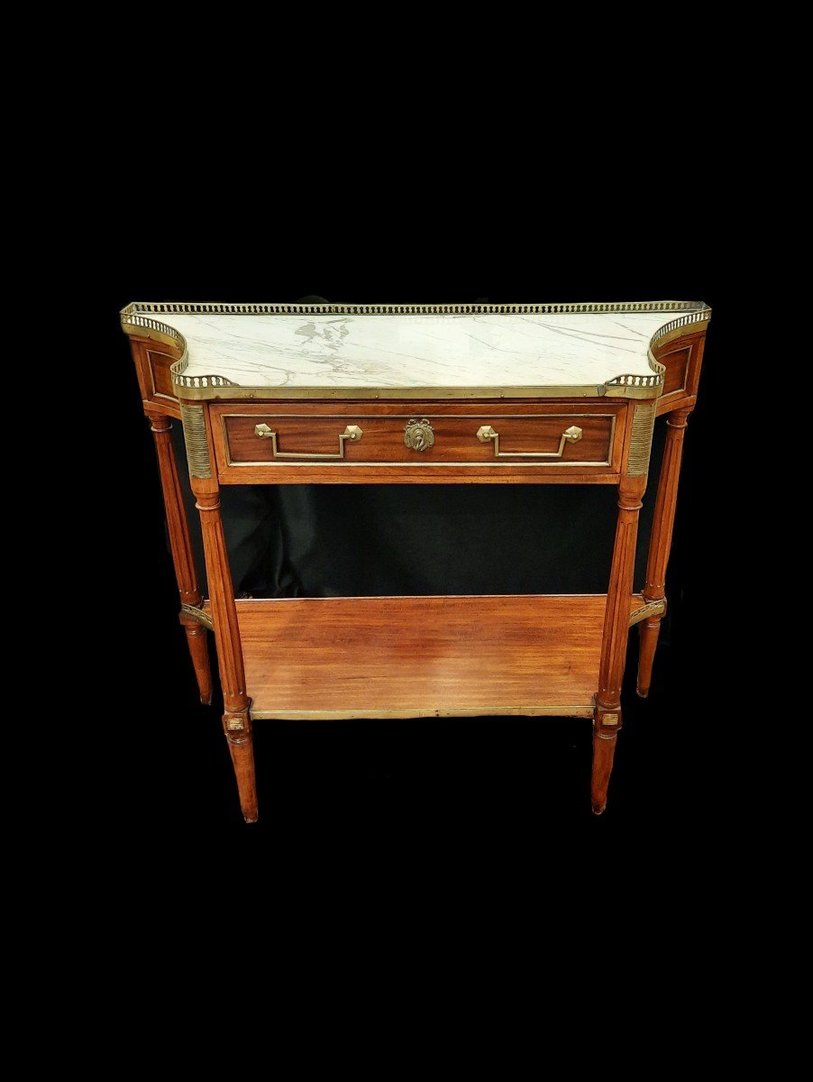 Commode De Style Louis XVI