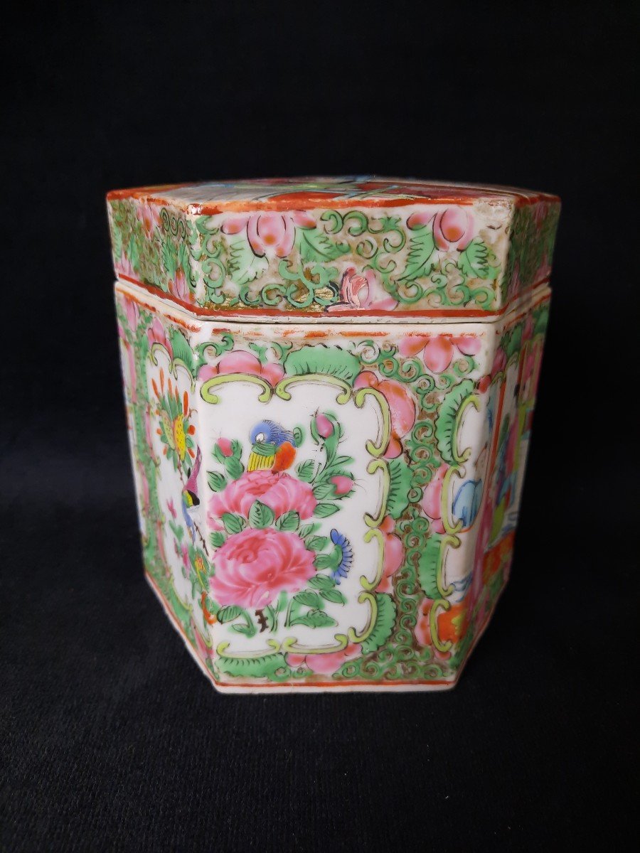 Porcelain Box - China