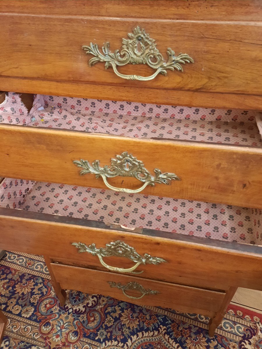 18th Century Walnut Chest Of Drawers -photo-3