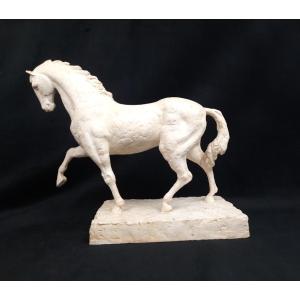 Sculpture en plâtre d'un cheval (XXe siècle)