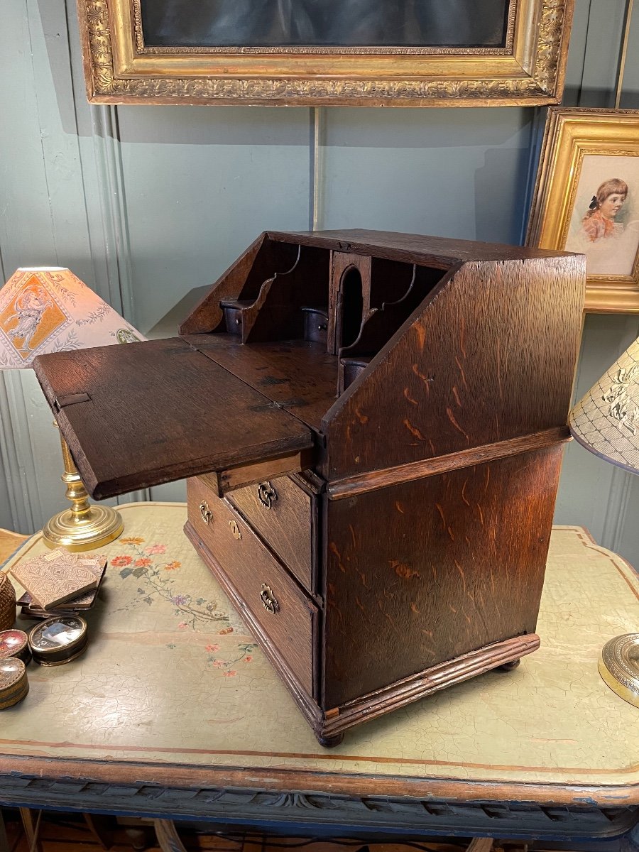 Small Writing Desk Early 18th-photo-1