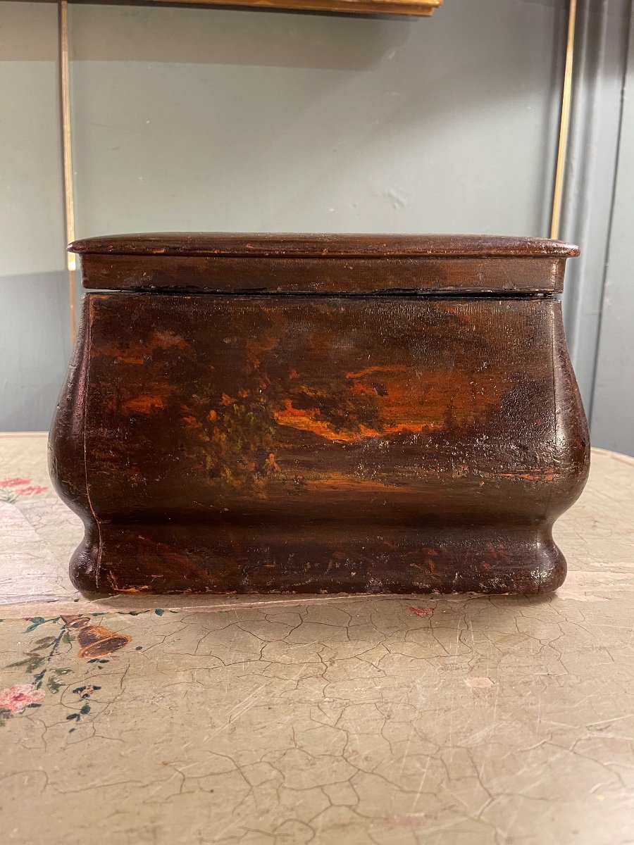 Painted Wooden Box Decorated With Nineteenth Cherubs-photo-1