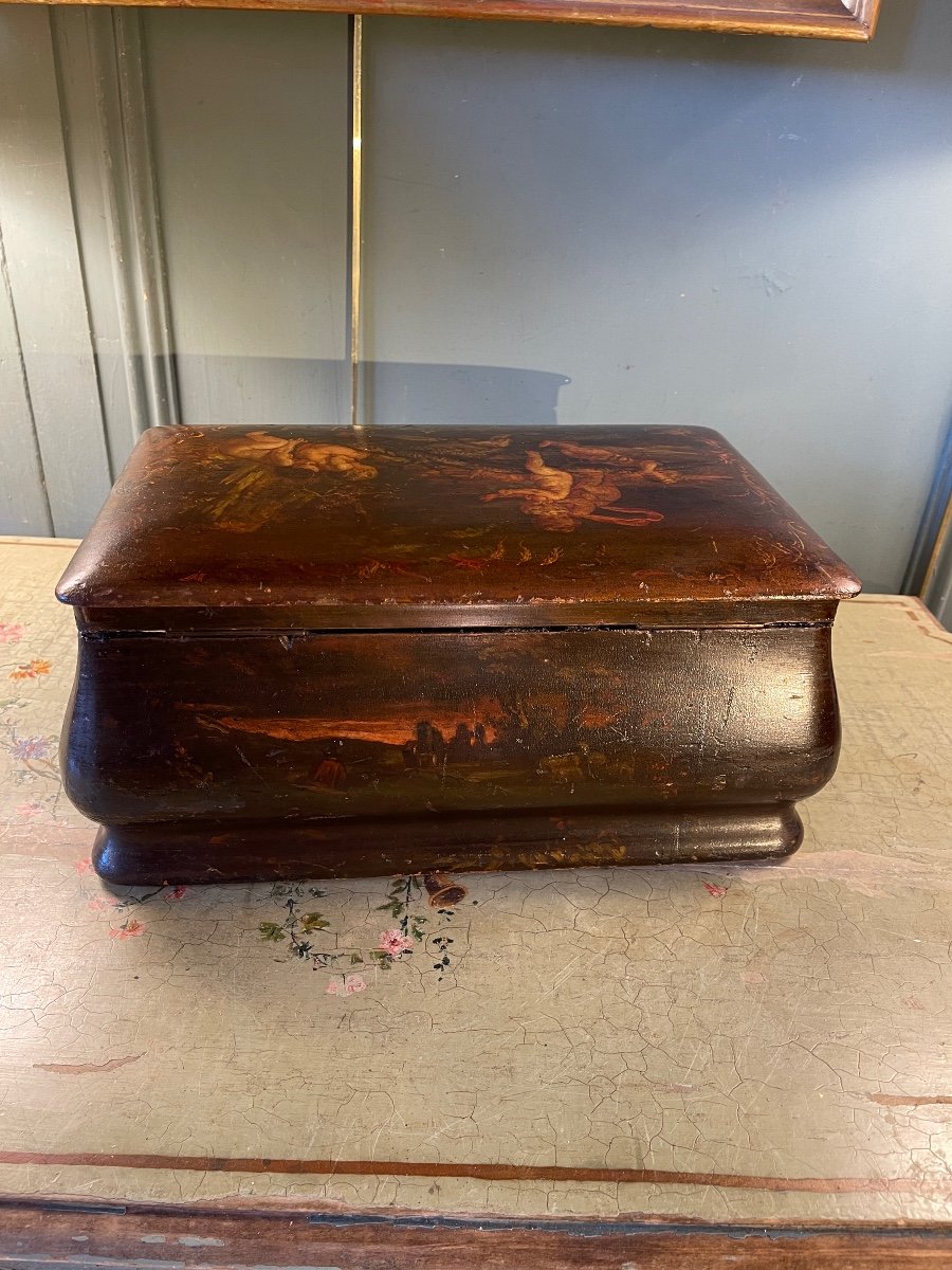 Painted Wooden Box Decorated With Nineteenth Cherubs-photo-3