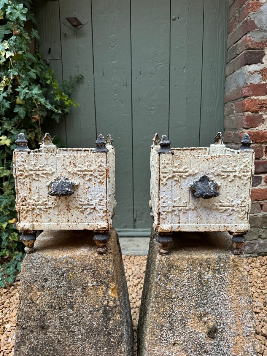 Pair Of 19th Century Cast Iron Planters-photo-4