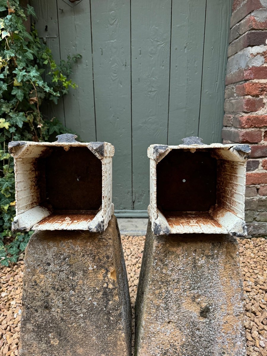 Pair Of 19th Century Cast Iron Planters-photo-3