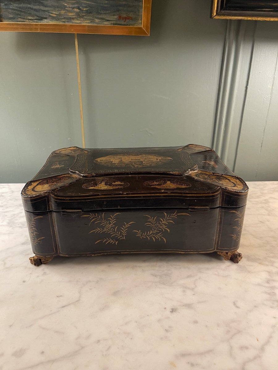 19th Century Lacquer Sewing Box-photo-1