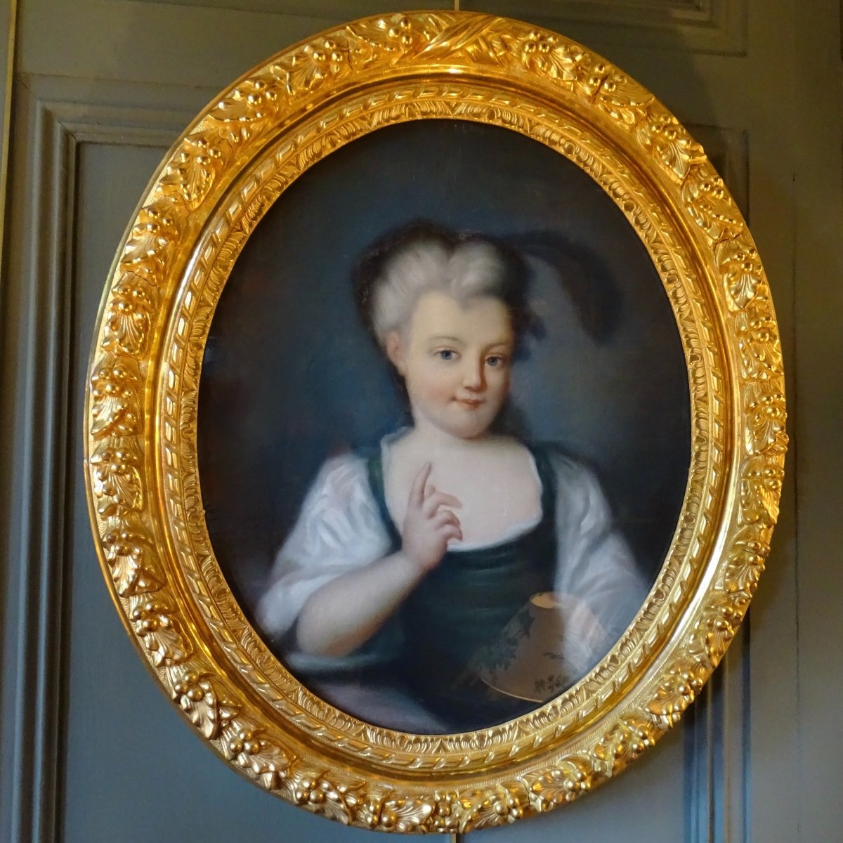 Portrait d'Une Jeune Fille En Médaillon, Pastel 