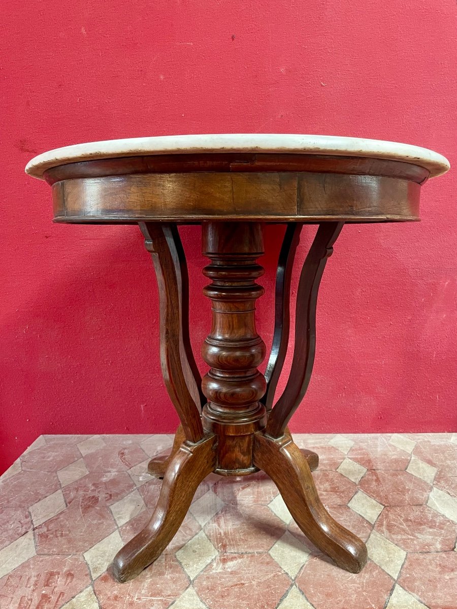 Colonial Pedestal Table 