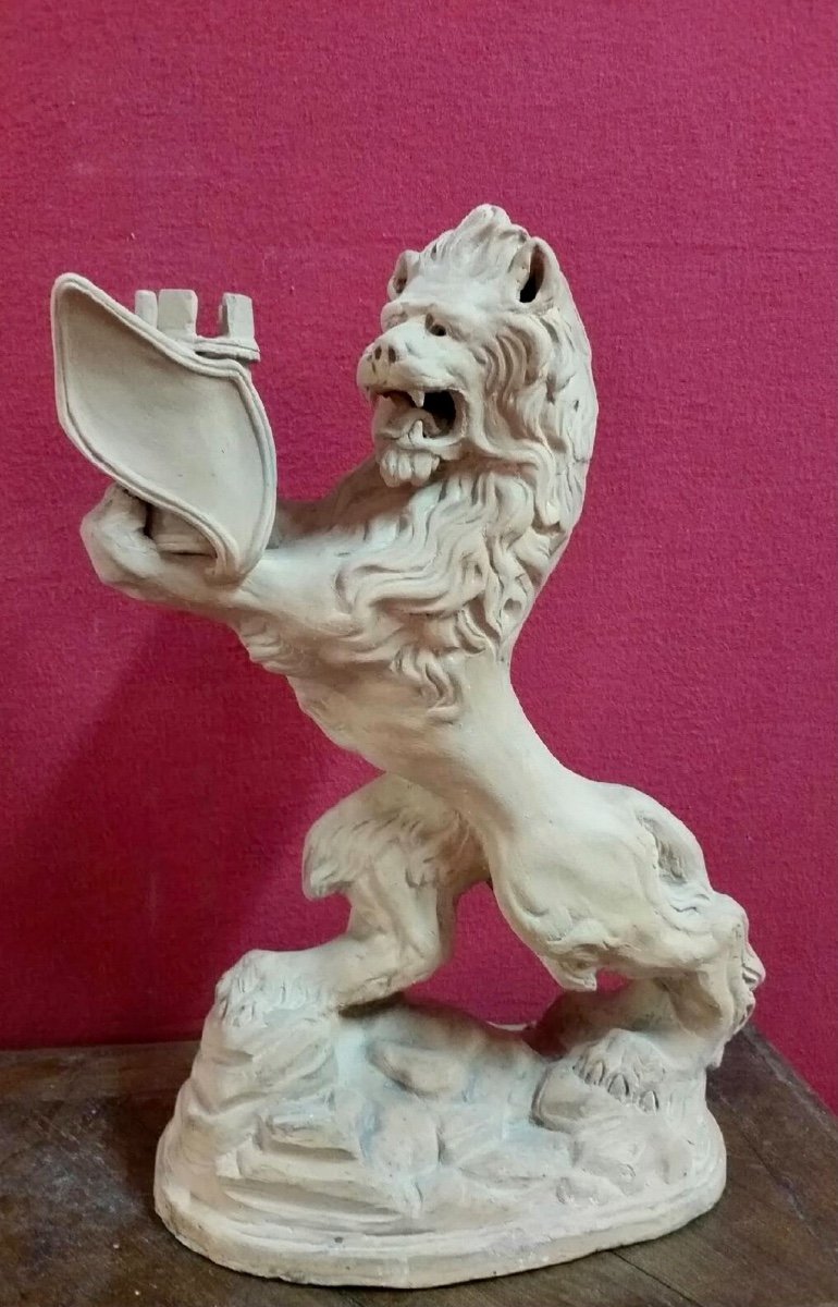 Heraldic Lion-photo-2