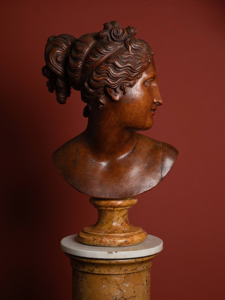 Oak Bust Of The Venus Italica After Antonio Canova