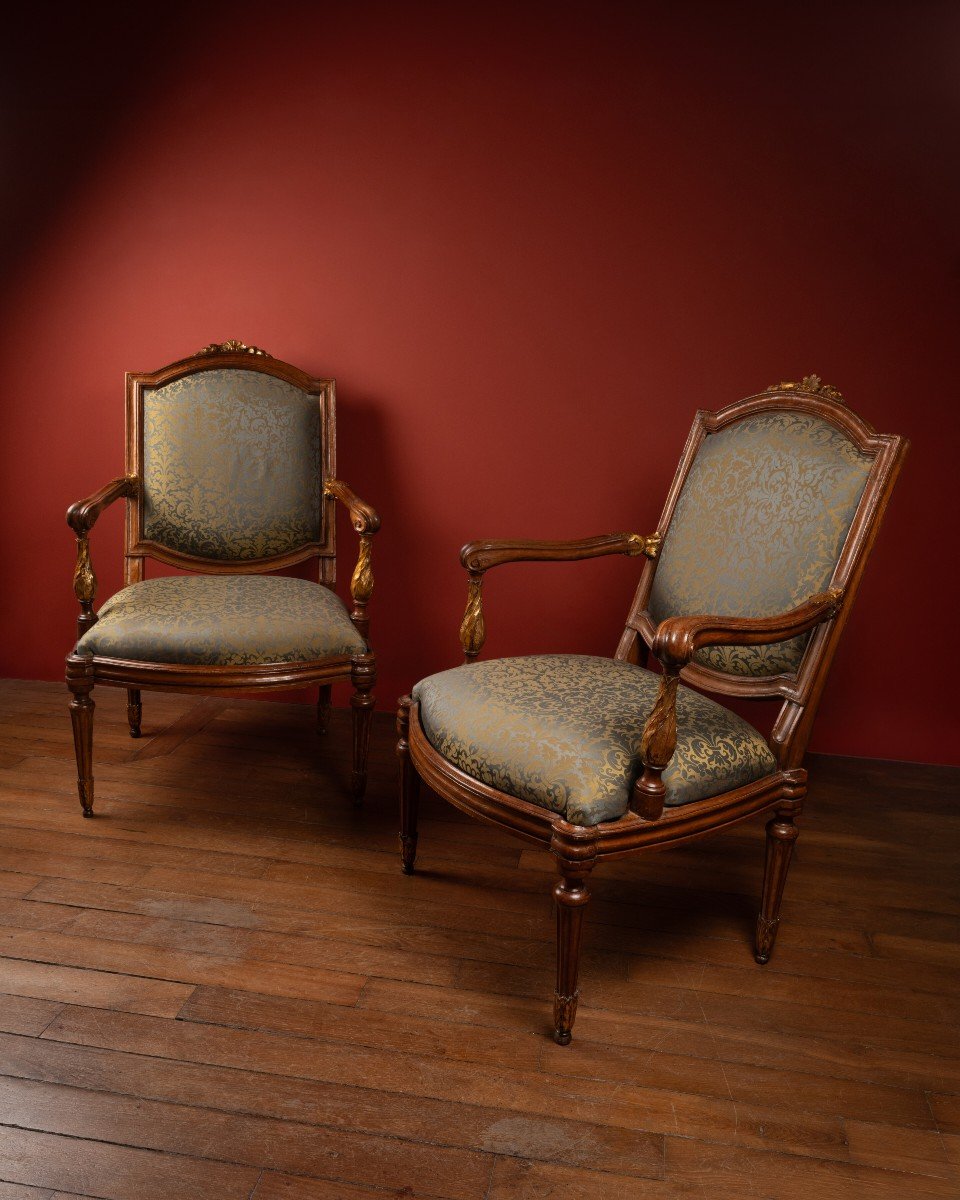 Fauteuils Génois En Noyer Sculpté, Teinté Et Doré, Ca. 1770