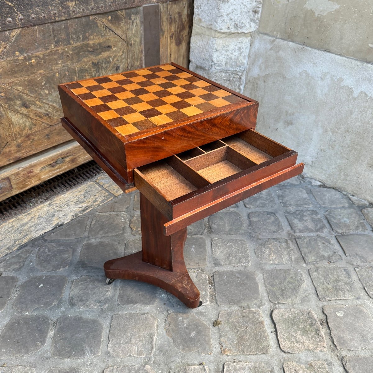 19th Century Chessboard Pedestal Table-photo-3