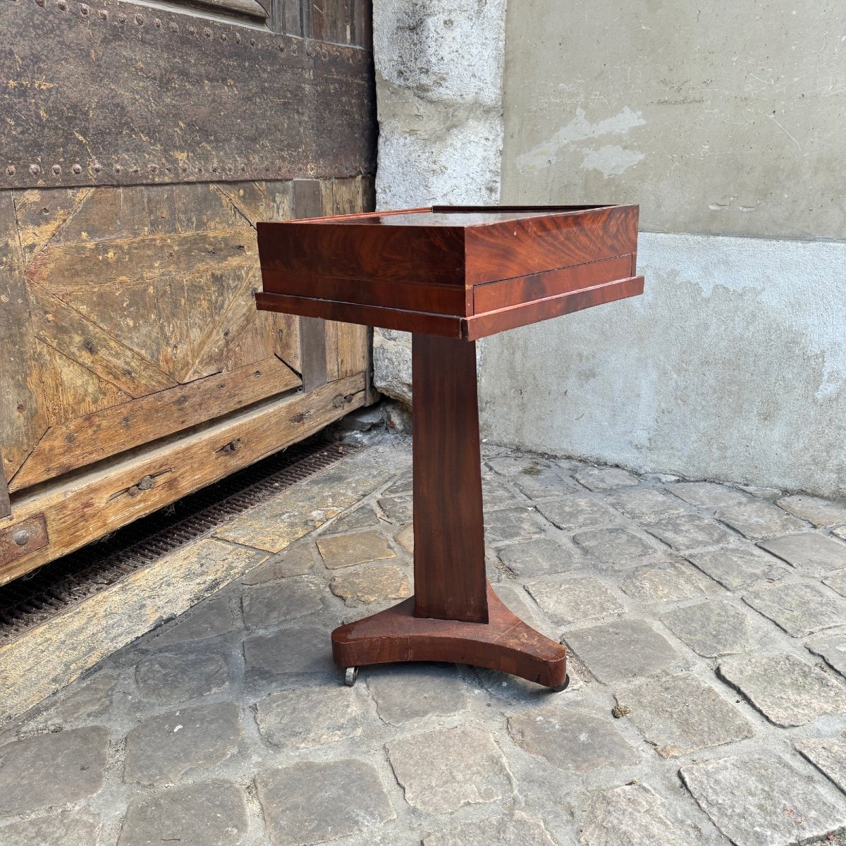 19th Century Chessboard Pedestal Table-photo-5