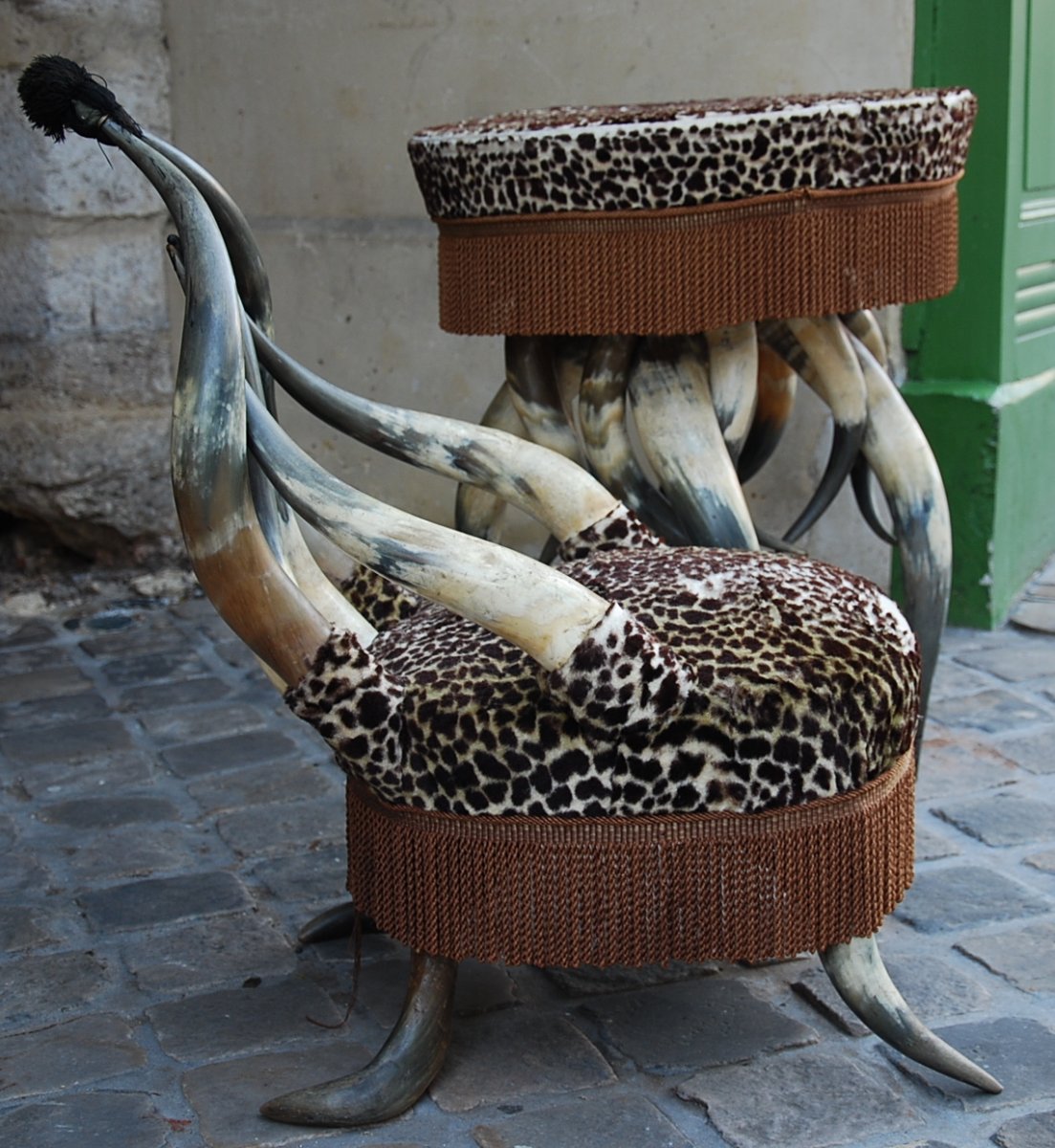 Gueridon Et Fauteuil En Cornes De Bovides-photo-2