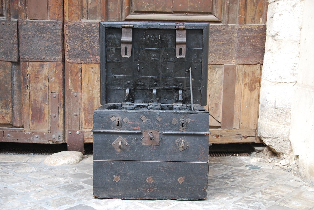 18th Century Safe-photo-2