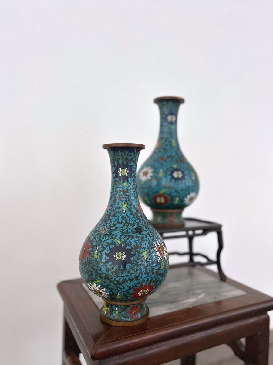 Deux vases en émail cloisonné Chine