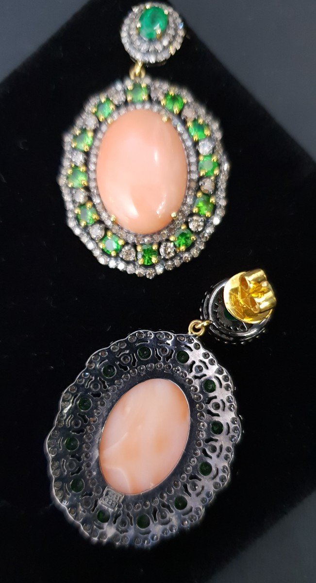 Boucles d'Oreilles Baroques Corail, Emeraudes, Tsavorites-photo-2