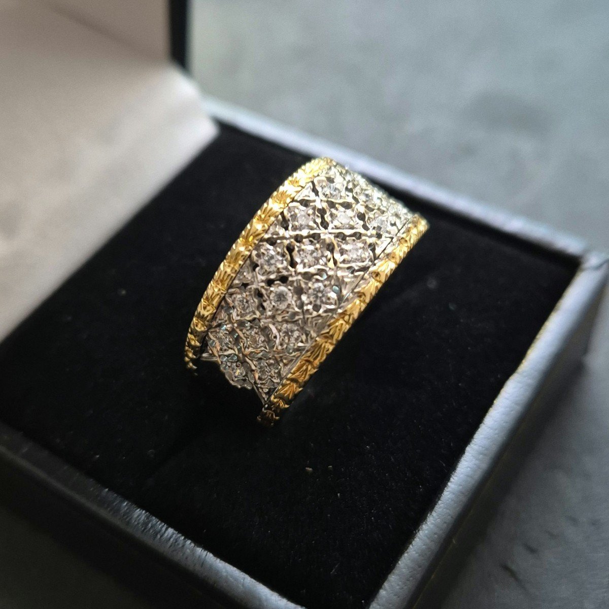 Two-tone Lace Ring With Diamonds From The 90s-photo-2